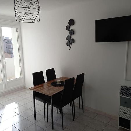 Appart 2/4 Pers Proche Centre Avec Balcon, Parking Narbonne Eksteriør billede